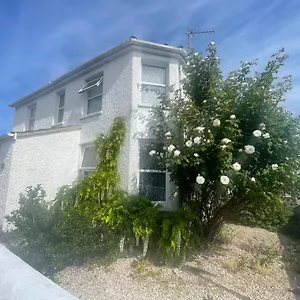  Homestay South Coast Guest With Parking Space
